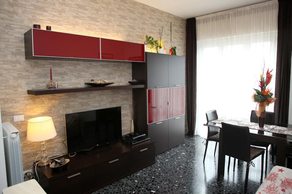 A Casa Di Simone A Viareggio Apartment ภายนอก รูปภาพ