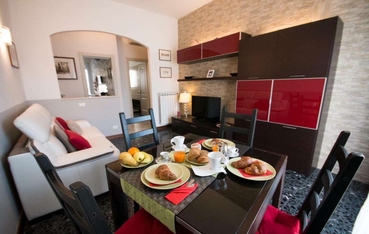A Casa Di Simone A Viareggio Apartment ภายนอก รูปภาพ